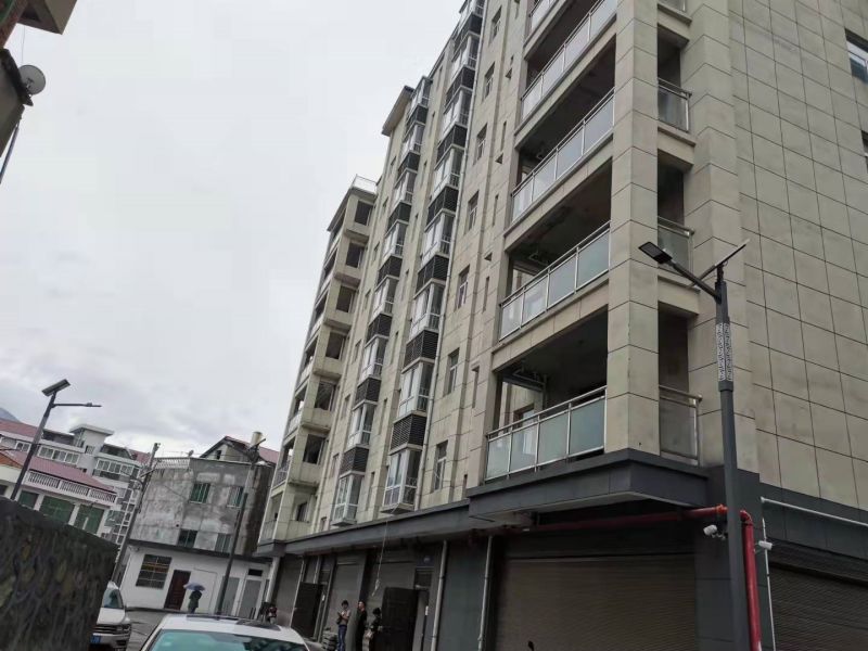 相鄰影響 相鄰影響